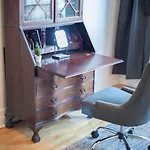 Beautiful 3 Beds Apt - 3Mins From Metro