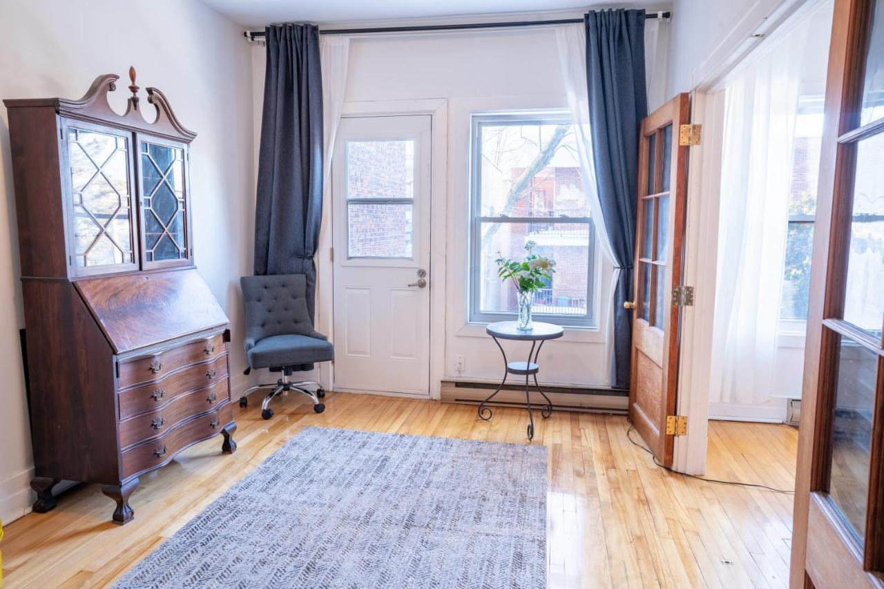 Beautiful 3 Beds Apt - 3mins From Metro Appartement Montréal